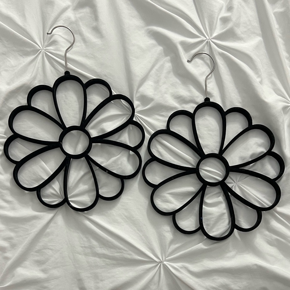 Flower-Shaped Velvet Hangers